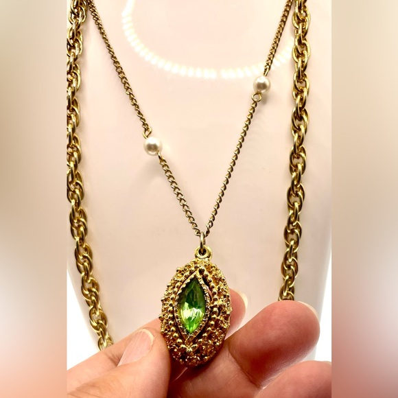 Vintage 1960s Unsigned Goldette Gold Tone Double Chain Necklace Marquise Crystal - Picture 4 of 6